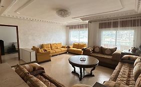 Vaste Appartement Au Centre De Tetouan